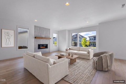 Tiny photo for 20607 SE Boer PL SE, Bend, OR 97702 (MLS # 220222824)