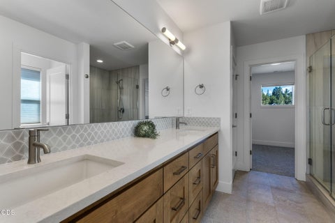 Tiny photo for 20607 SE Boer PL SE, Bend, OR 97702 (MLS # 220222824)