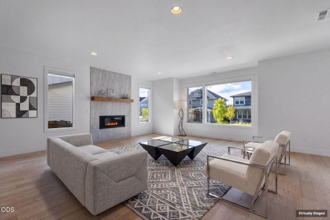 Tiny photo for 20607 SE Boer PL SE, Bend, OR 97702 (MLS # 220222824)