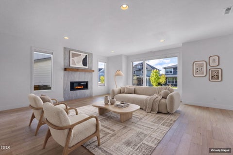 Tiny photo for 20607 SE Boer PL SE, Bend, OR 97702 (MLS # 220222824)
