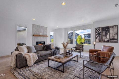 Tiny photo for 20607 SE Boer PL SE, Bend, OR 97702 (MLS # 220222824)