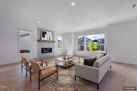 Tiny photo for 20607 SE Boer PL SE, Bend, OR 97702 (MLS # 220222824)