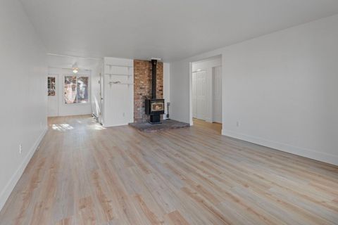 Tiny photo for 1917 NE Monterey Avenue, Bend, OR 97701 (MLS # 220213072)