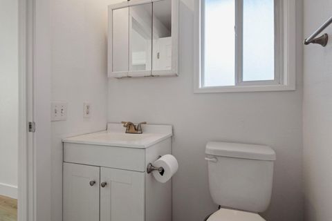 Tiny photo for 1917 NE Monterey Avenue, Bend, OR 97701 (MLS # 220213072)