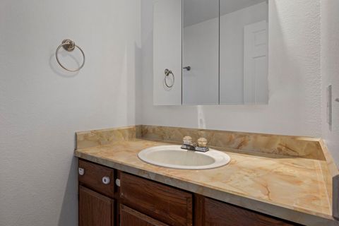 Tiny photo for 1917 NE Monterey Avenue, Bend, OR 97701 (MLS # 220213072)