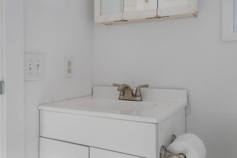 Tiny photo for 1917 NE Monterey Avenue, Bend, OR 97701 (MLS # 220213072)