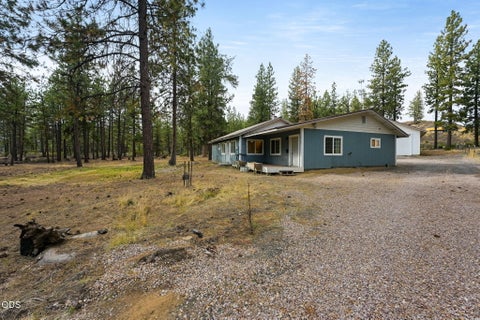 Photo of 19202 Cherokee Road, Bend, OR 97702 (MLS # 220228840)