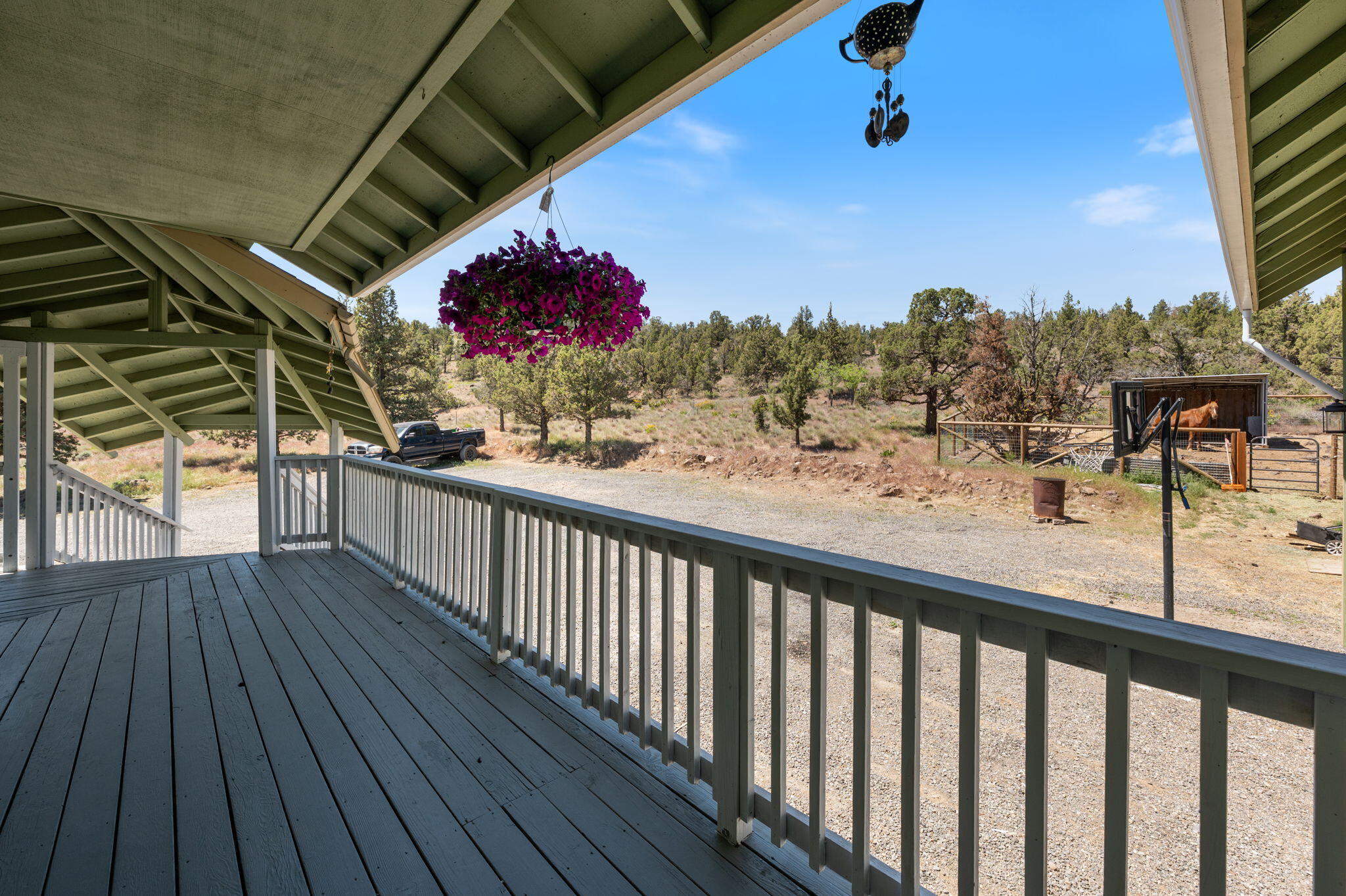 444 NW Pinecrest Drive