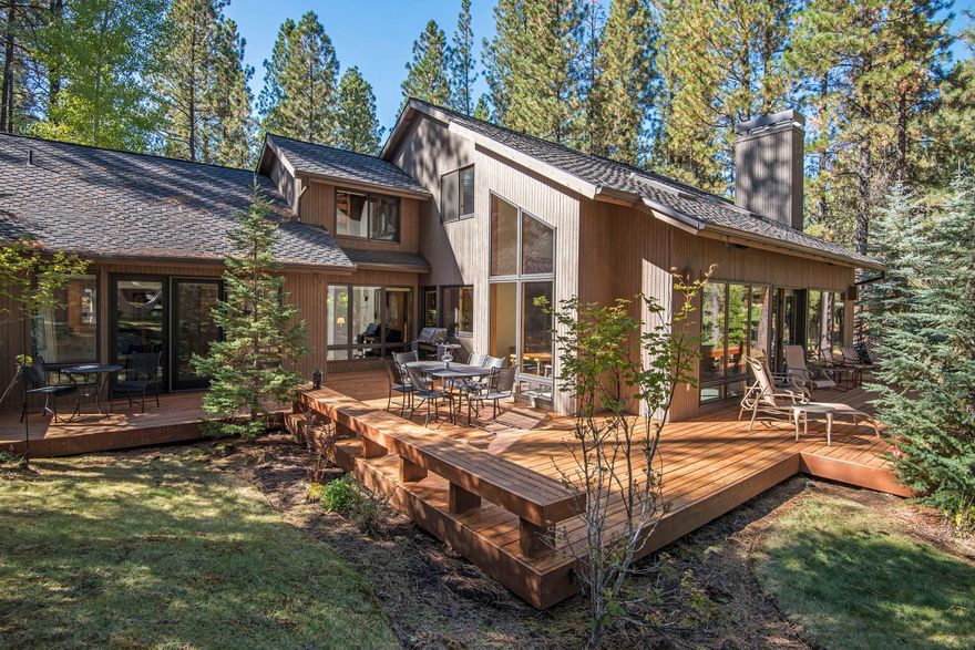 Beautiful 5 bedroom, 3 of which are master suites, to on main floor level. 4.5 bath home beside the 7th fairway of the Glaze Meadow Course. Two fireplaces, 1 propane, 1 wood burning. Dining area for 10 opens to great room and kitchen which features stainless appliances, including 6 burner propane cook top, granite counters and slate floors. New 4 zones heating and A/C will ensure comfort in all seasons. Across fairway from sport courts, tennis courts and approximately 400 yards to the Glaze Meadow Rec Center. Amazing location! What a HOME!