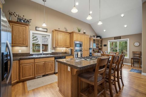 Tiny photo for 14234 Whitewater Loop, La Pine, OR 97739 (MLS # 220219917)