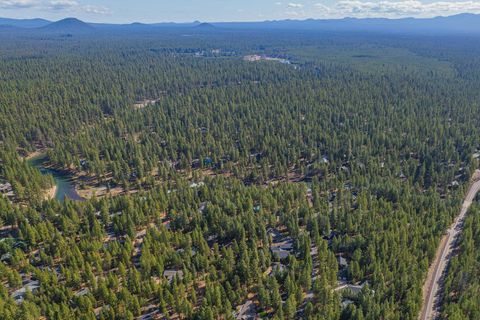 Tiny photo for 14234 Whitewater Loop, La Pine, OR 97739 (MLS # 220219917)