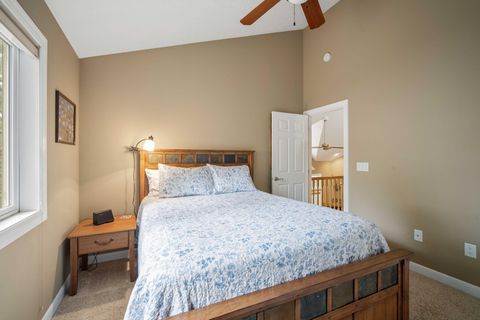 Tiny photo for 14234 Whitewater Loop, La Pine, OR 97739 (MLS # 220219917)