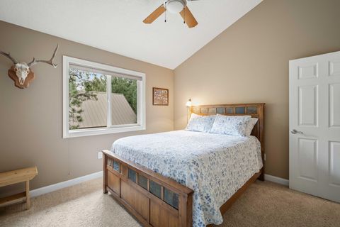 Tiny photo for 14234 Whitewater Loop, La Pine, OR 97739 (MLS # 220219917)