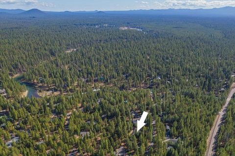 Tiny photo for 14234 Whitewater Loop, La Pine, OR 97739 (MLS # 220219917)