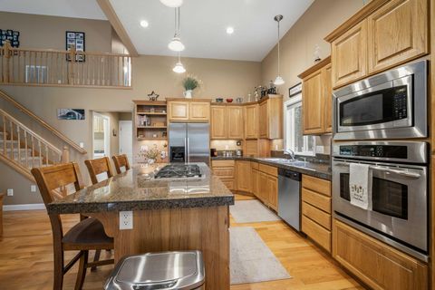 Tiny photo for 14234 Whitewater Loop, La Pine, OR 97739 (MLS # 220219917)