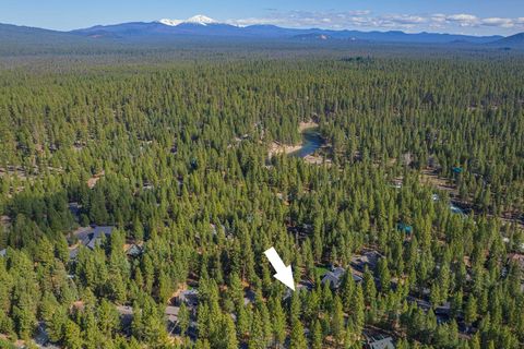 Tiny photo for 14234 Whitewater Loop, La Pine, OR 97739 (MLS # 220219917)