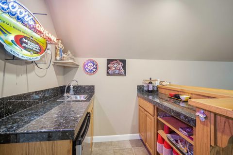 Tiny photo for 14234 Whitewater Loop, La Pine, OR 97739 (MLS # 220219917)