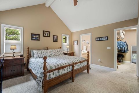 Tiny photo for 14234 Whitewater Loop, La Pine, OR 97739 (MLS # 220219917)