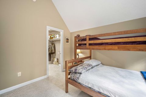 Tiny photo for 14234 Whitewater Loop, La Pine, OR 97739 (MLS # 220219917)