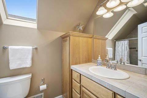 Tiny photo for 14234 Whitewater Loop, La Pine, OR 97739 (MLS # 220219917)