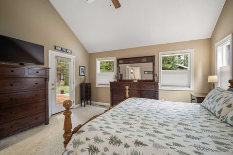 Tiny photo for 14234 Whitewater Loop, La Pine, OR 97739 (MLS # 220219917)