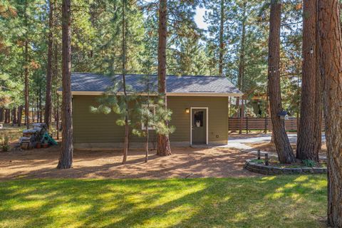 Tiny photo for 14234 Whitewater Loop, La Pine, OR 97739 (MLS # 220219917)