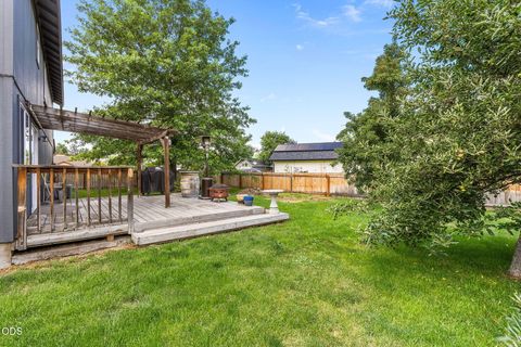 Tiny photo for 2834 SW 27th Court, Redmond, OR 97756 (MLS # 220224366)