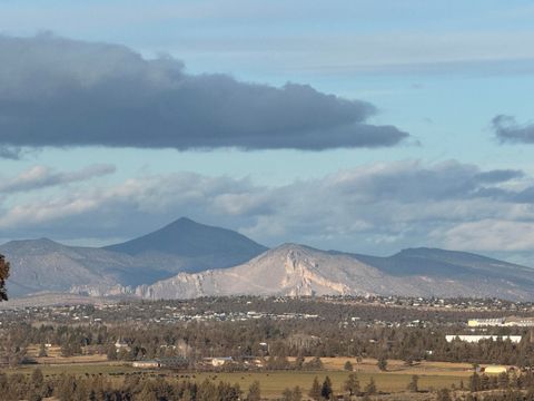 Tiny photo for 65550 78th Street, Bend, OR 97703 (MLS # 220213038)