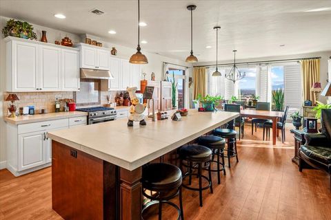 Tiny photo for 65550 78th Street, Bend, OR 97703 (MLS # 220213038)