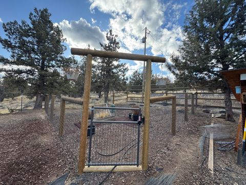 Tiny photo for 65550 78th Street, Bend, OR 97703 (MLS # 220213038)