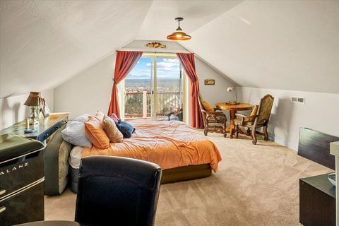 Tiny photo for 65550 78th Street, Bend, OR 97703 (MLS # 220213038)