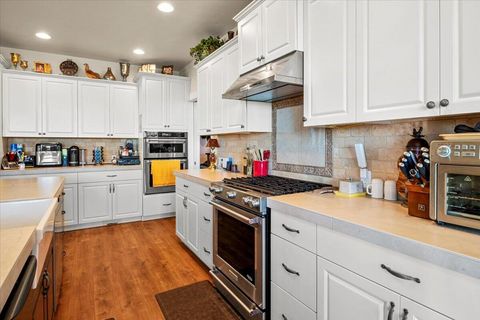 Tiny photo for 65550 78th Street, Bend, OR 97703 (MLS # 220213038)