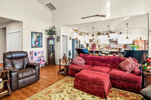 Tiny photo for 65550 78th Street, Bend, OR 97703 (MLS # 220213038)