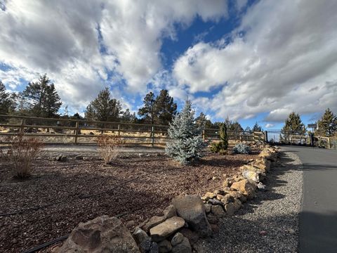 Tiny photo for 65550 78th Street, Bend, OR 97703 (MLS # 220213038)