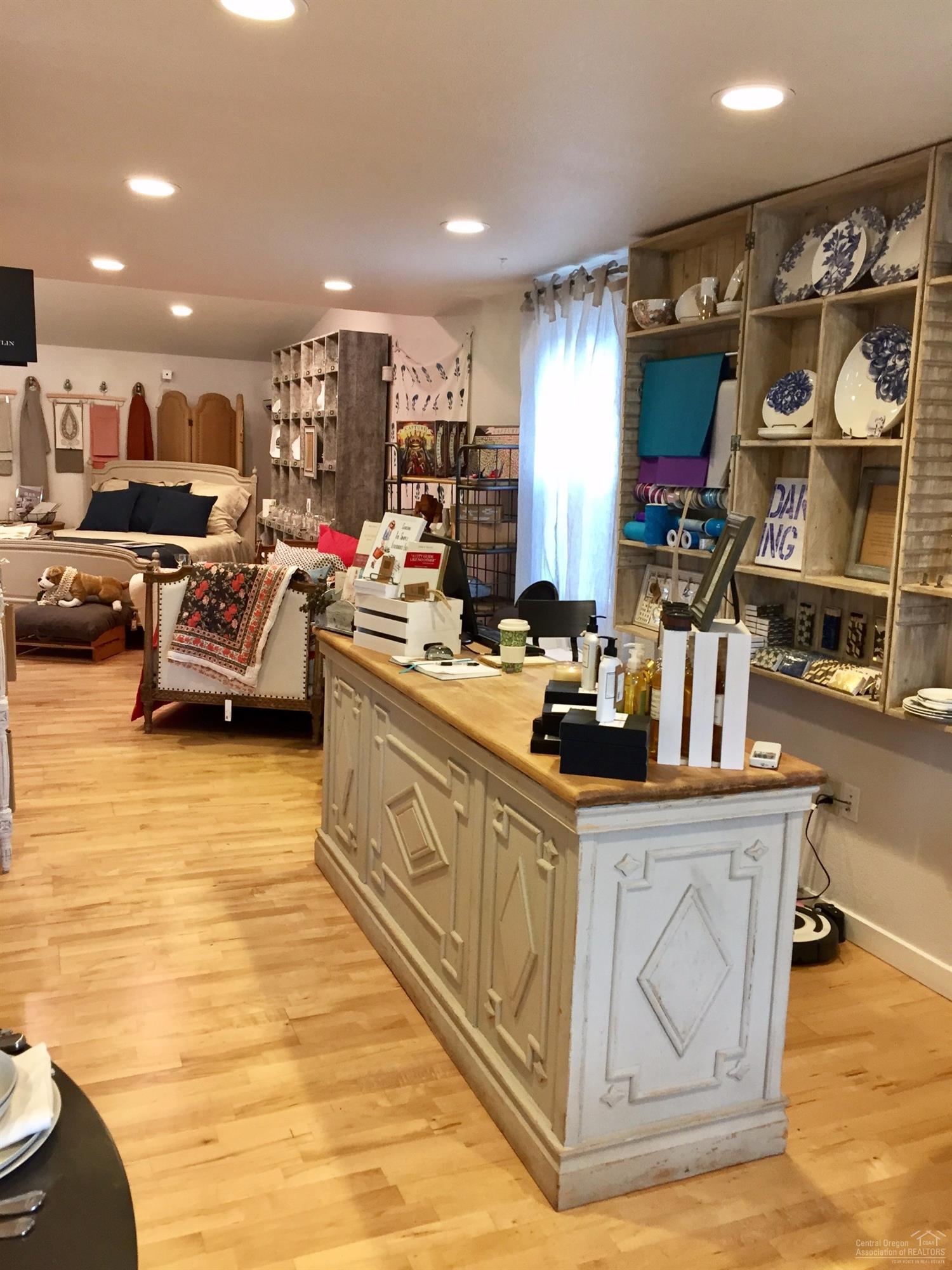 Kenwood - Commercial Sale