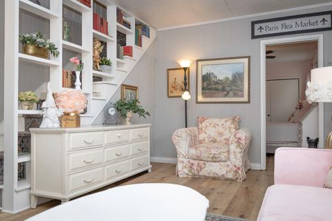 Tiny photo for 924 NE 9th Street, Bend, OR 97701 (MLS # 220215761)