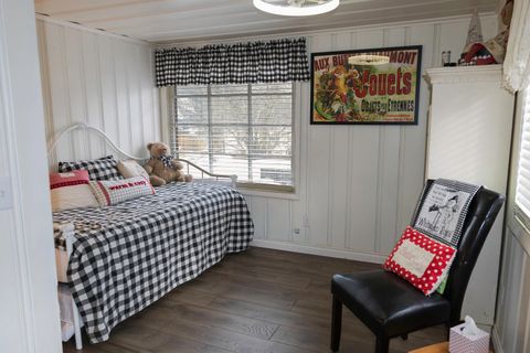 Tiny photo for 924 NE 9th Street, Bend, OR 97701 (MLS # 220215761)