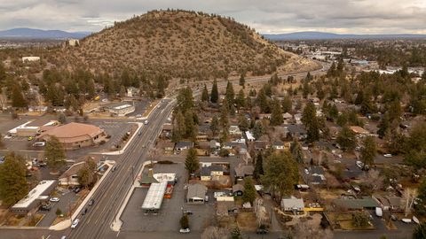 Tiny photo for 924 NE 9th Street, Bend, OR 97701 (MLS # 220215761)
