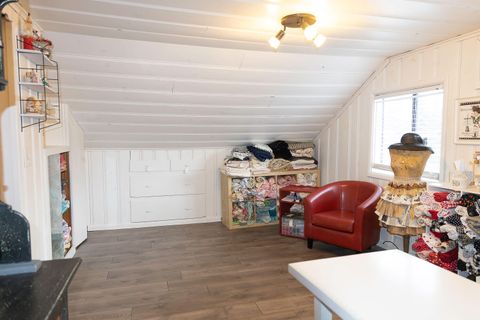 Tiny photo for 924 NE 9th Street, Bend, OR 97701 (MLS # 220215761)