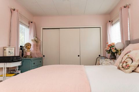 Tiny photo for 924 NE 9th Street, Bend, OR 97701 (MLS # 220215761)