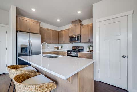 Tiny photo for 740 NW Varnish Place, Redmond, OR 97756 (MLS # 220227221)