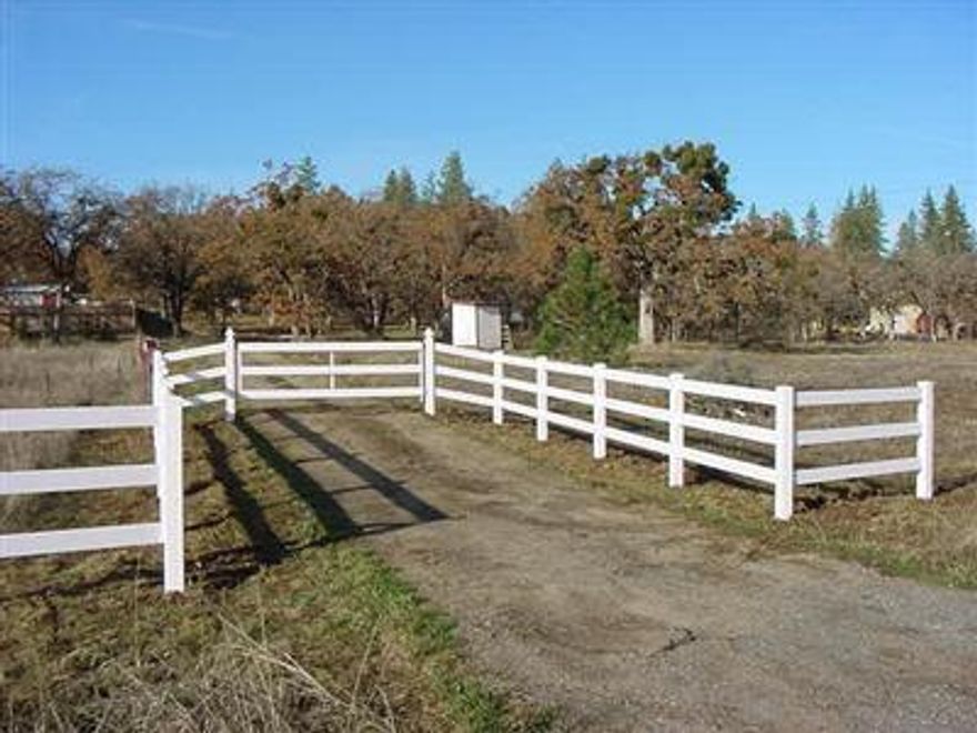 Perfect place for that new home! 5, useable acres in a great location. This property has a good producing well with nice views of surrounding valley and Mt. McLoughlin. Room for horses and all the toys. This may just be the one that you have been waiting for! Price Reduced!
