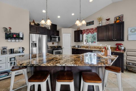Tiny photo for 26807 Grandview Road, John Day, OR 97845 (MLS # 220220258)