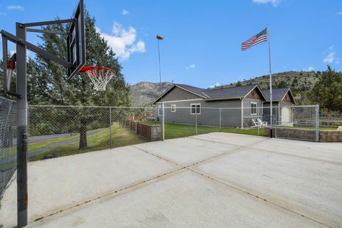 Tiny photo for 26807 Grandview Road, John Day, OR 97845 (MLS # 220220258)