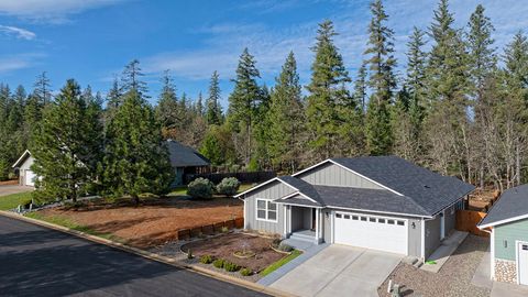 Photo of 371 Cedar Ridge Drive, Cave Junction, OR 97523 (MLS # 220212610)
