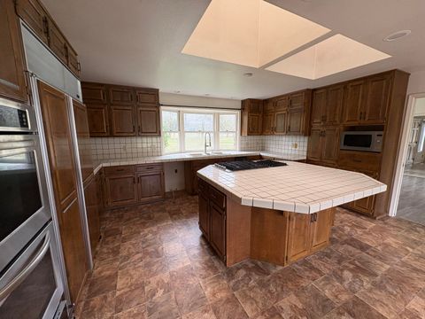 Tiny photo for 800 Sunny Glen Way, Wolf Creek, OR 97497 (MLS # 220215431)