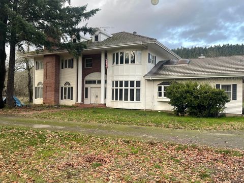 Tiny photo for 800 Sunny Glen Way, Wolf Creek, OR 97497 (MLS # 220215431)