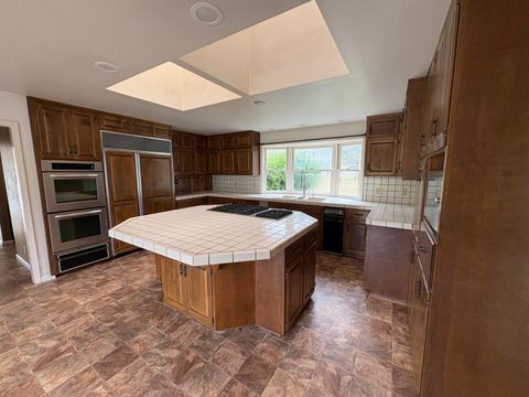 Tiny photo for 800 Sunny Glen Way, Wolf Creek, OR 97497 (MLS # 220215431)