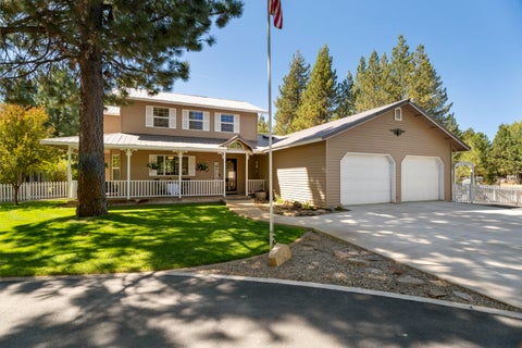 Photo of 51445 Ash Road, La Pine, OR 97739 (MLS # 220222348)
