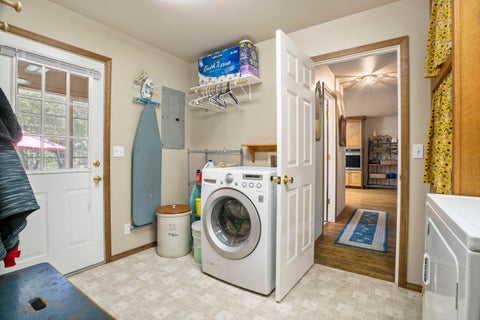 Tiny photo for 51445 Ash Road, La Pine, OR 97739 (MLS # 220222348)